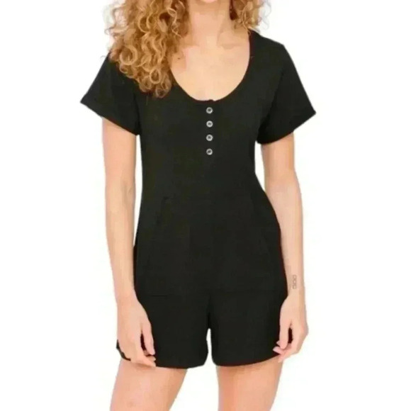 Smash + Tess Shorty Anyday Romper Black Kangaroo Pocket Crew Neck Women's size S - Picture 1 of 13